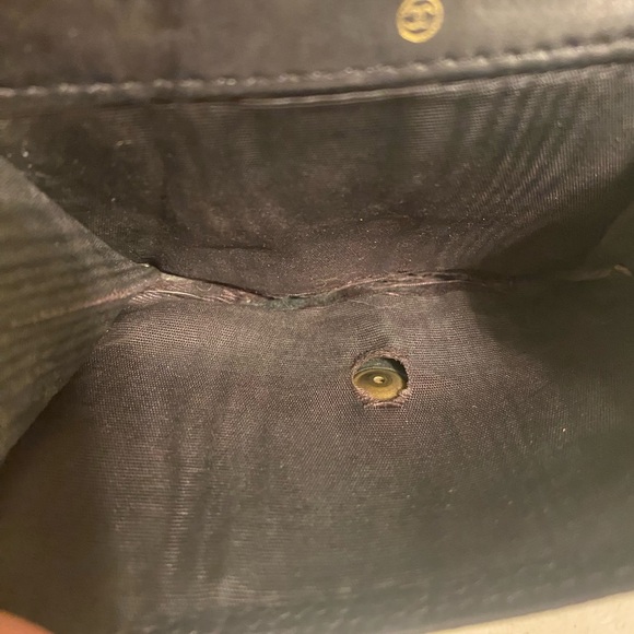 AUTHENTIC CHANEL Vintage black caviar leather bifold snap wallet - Picture 10 of 16